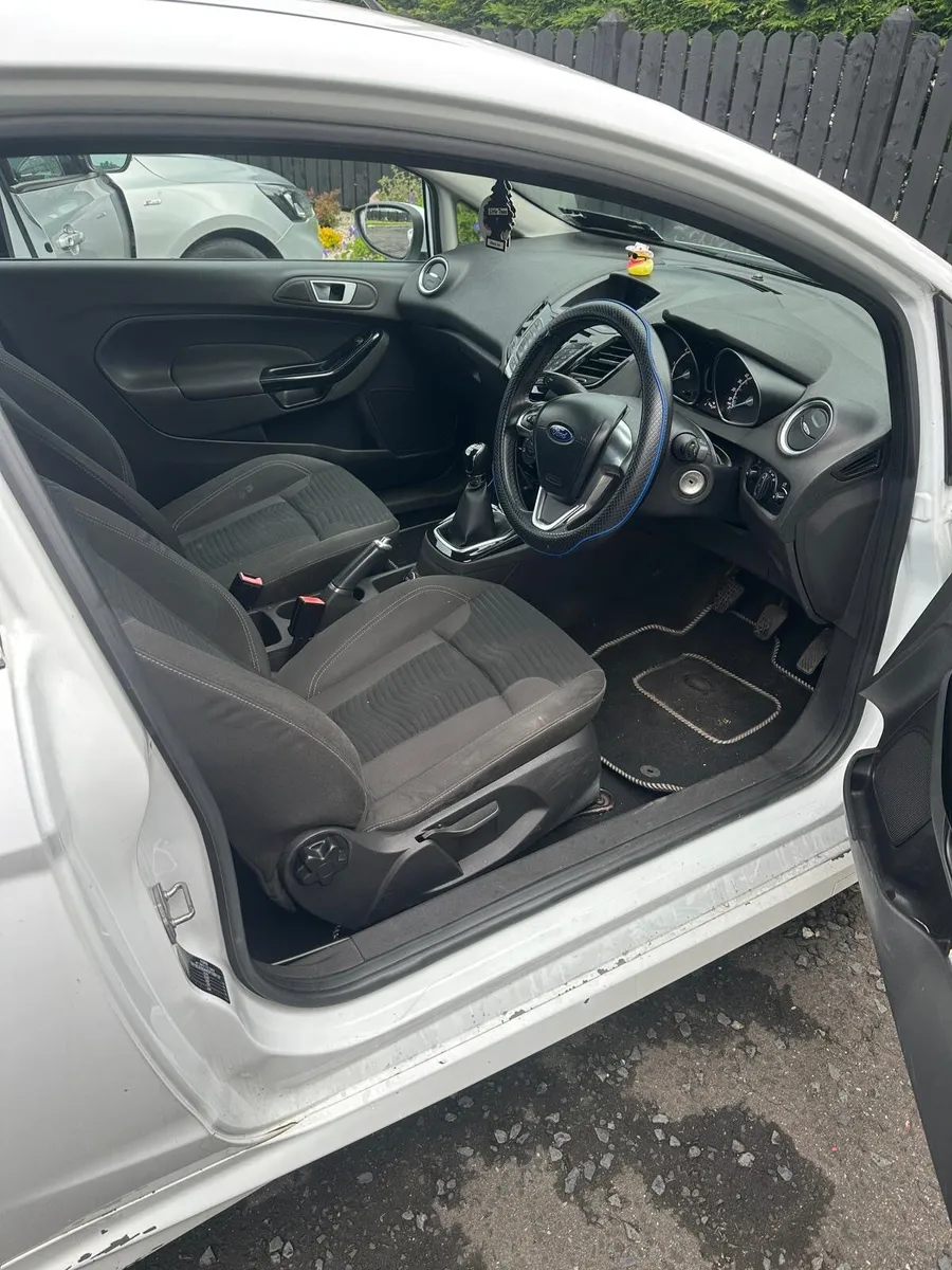 Ford Fiesta 2015 - Image 3