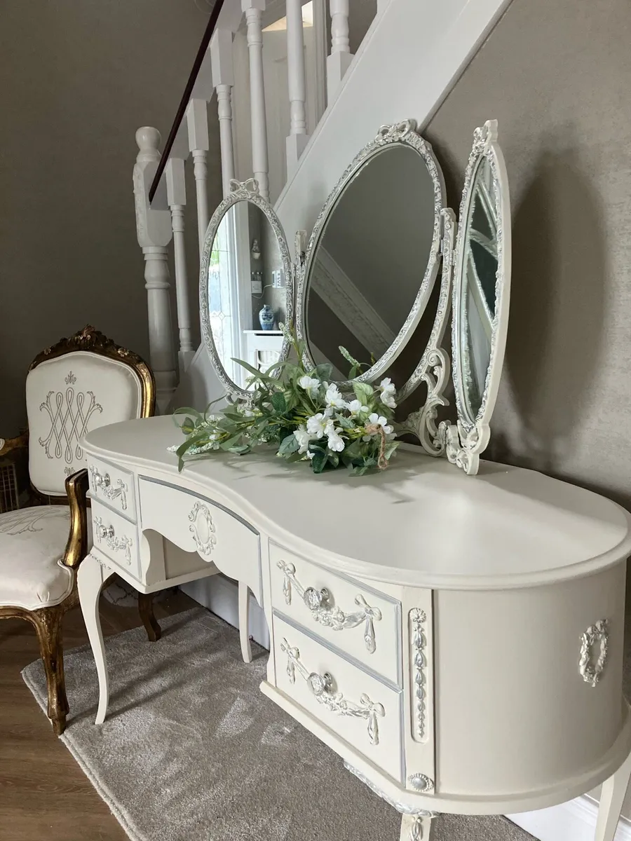 Dressing table and mirror - Image 4