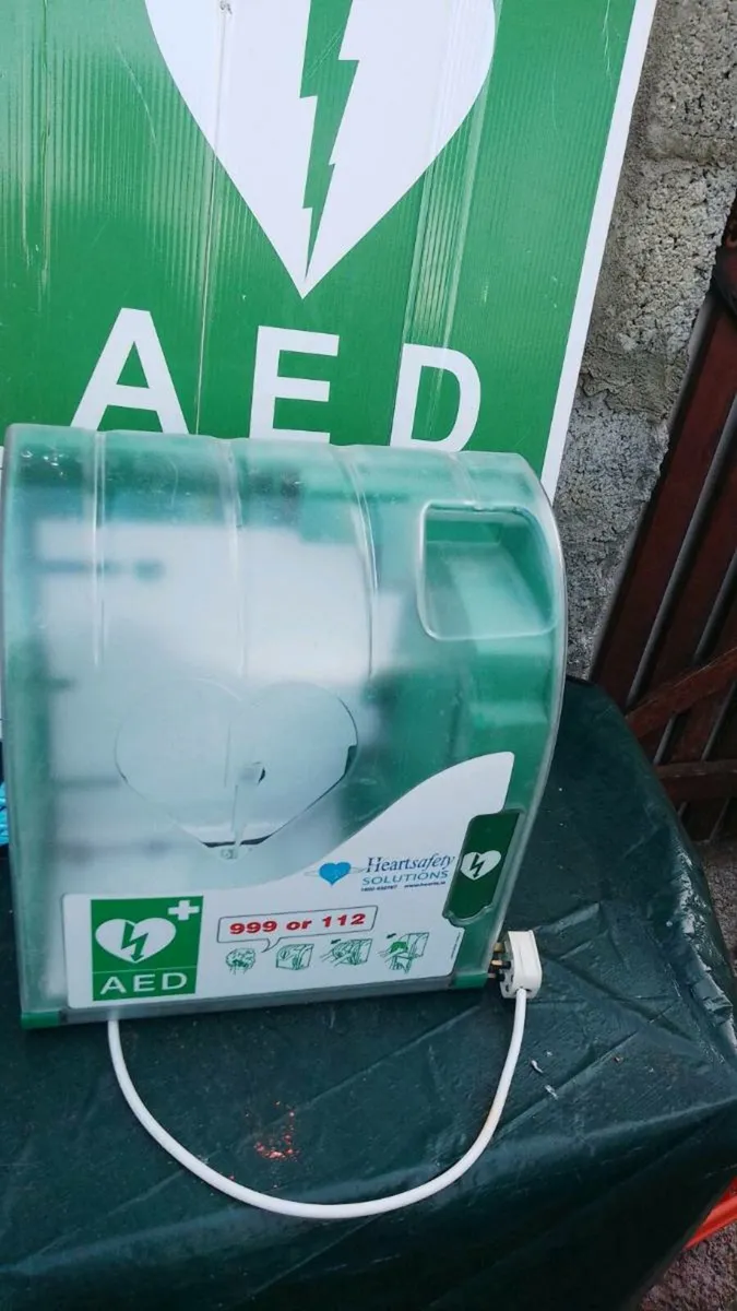 Defibrillator box - Image 1
