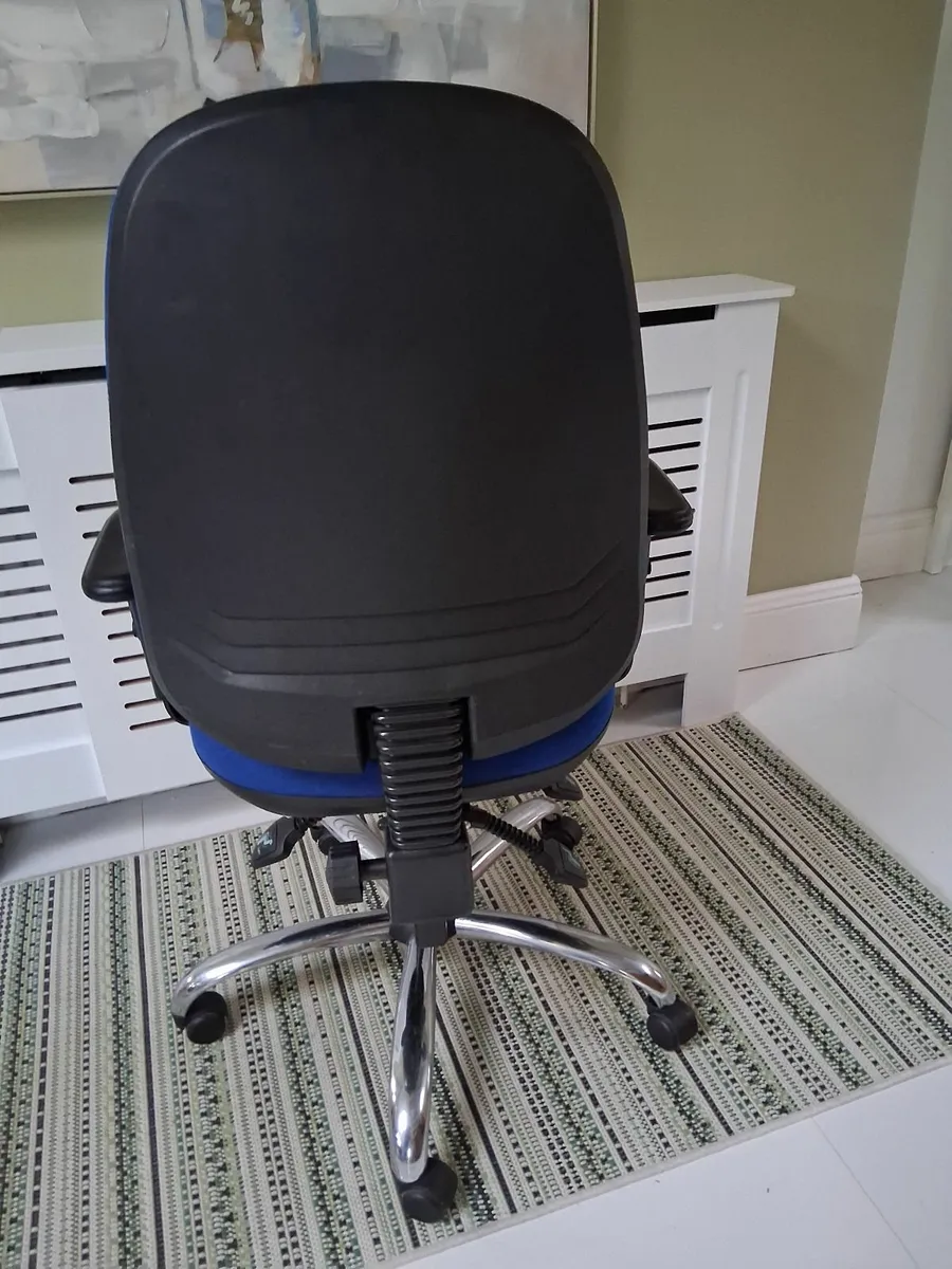 Office Chair - Image 3