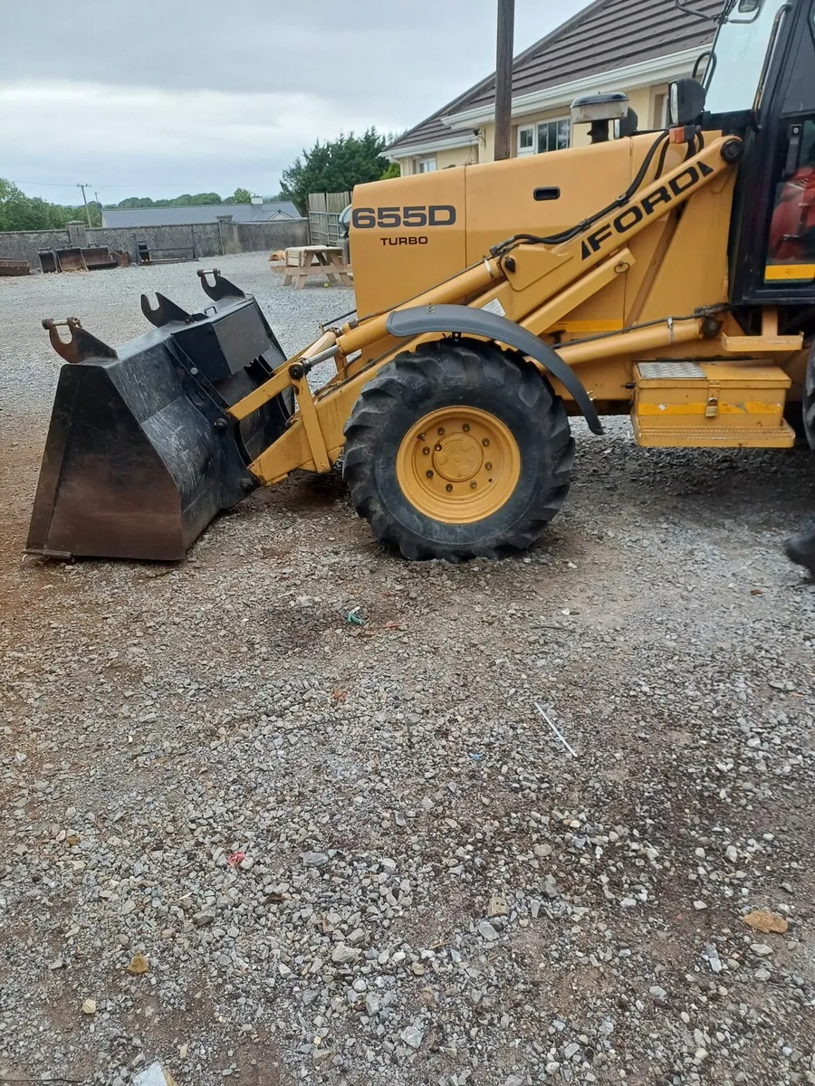 Looking for a 4 in 1 bucket for a ford 665d