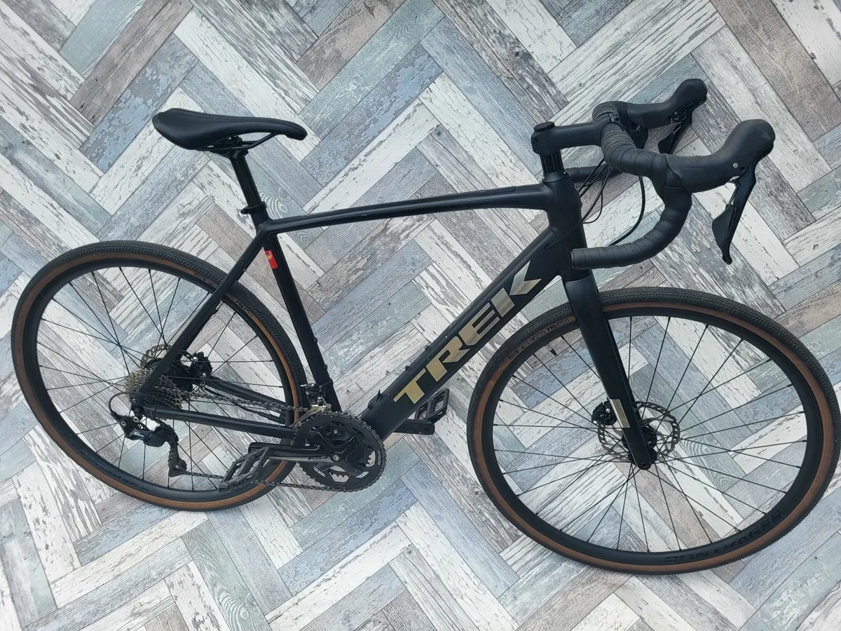 Trek Domane + Electric bike, E-bike - Image 2