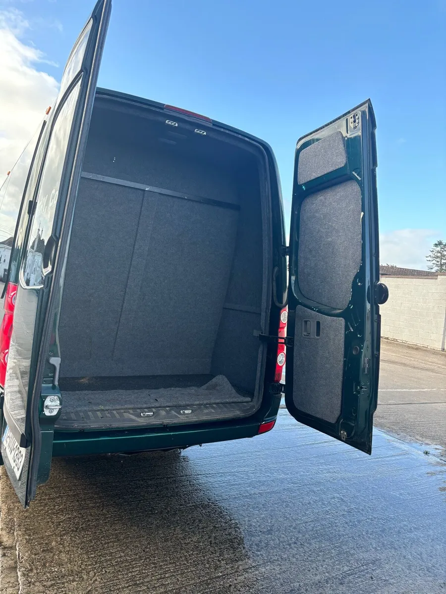 New cvrt 16 seater 2012 large boot - Image 4