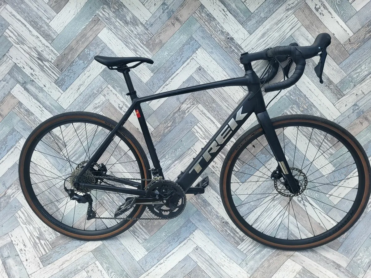 Trek Domane + Electric bike, E-bike - Image 4