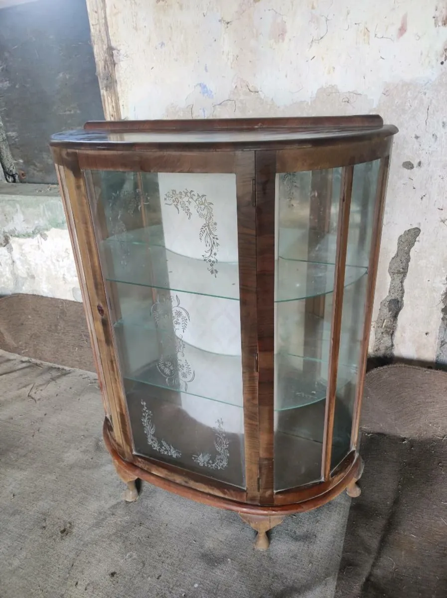 Vintage display cabinet - Image 1