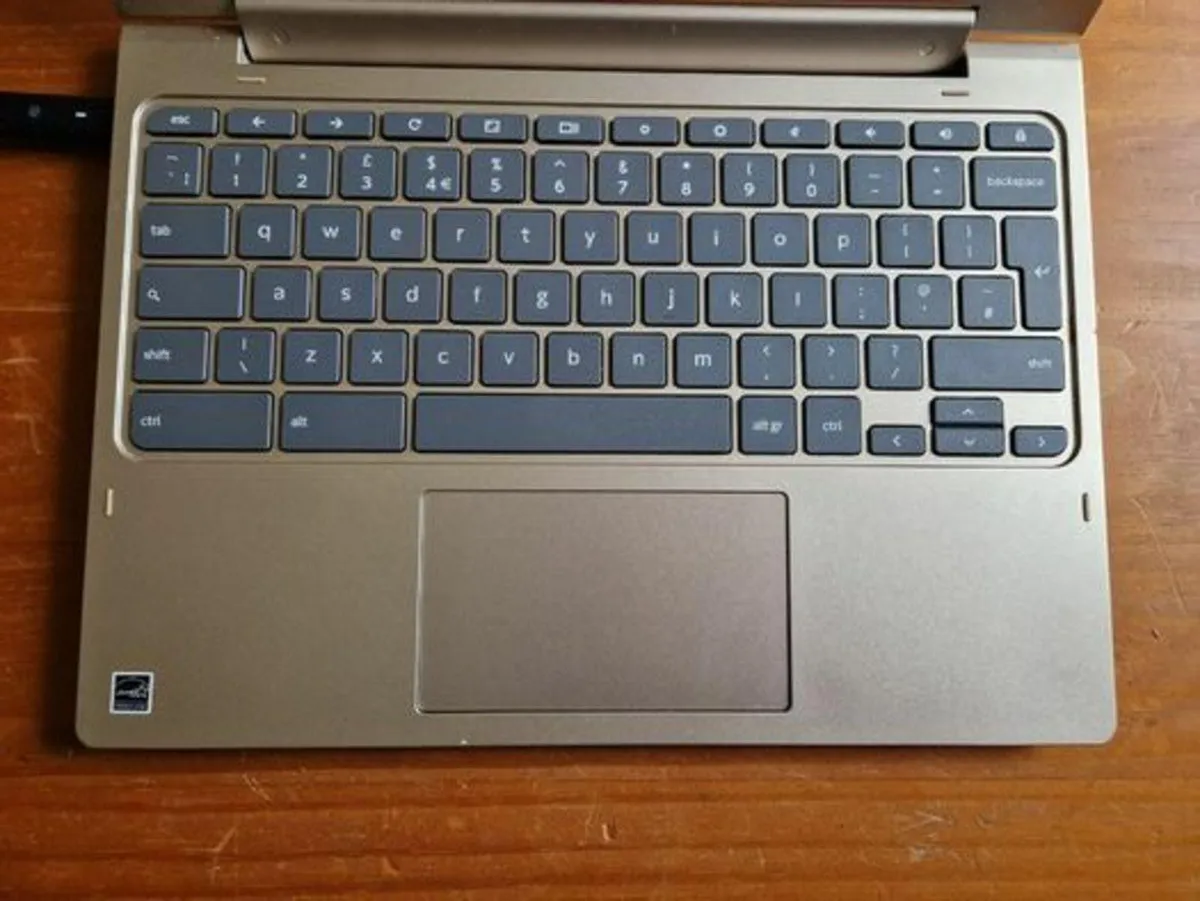 Lenovo Chromebook C330, Model H18Y, 32GB - Image 2
