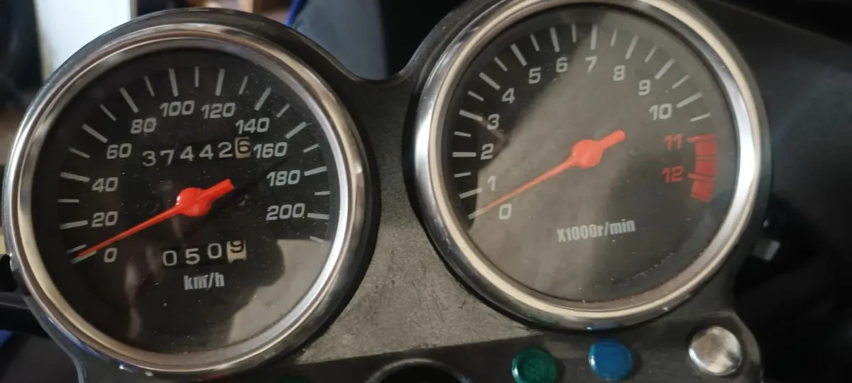 Suzuki GS500F 2004 - Image 4