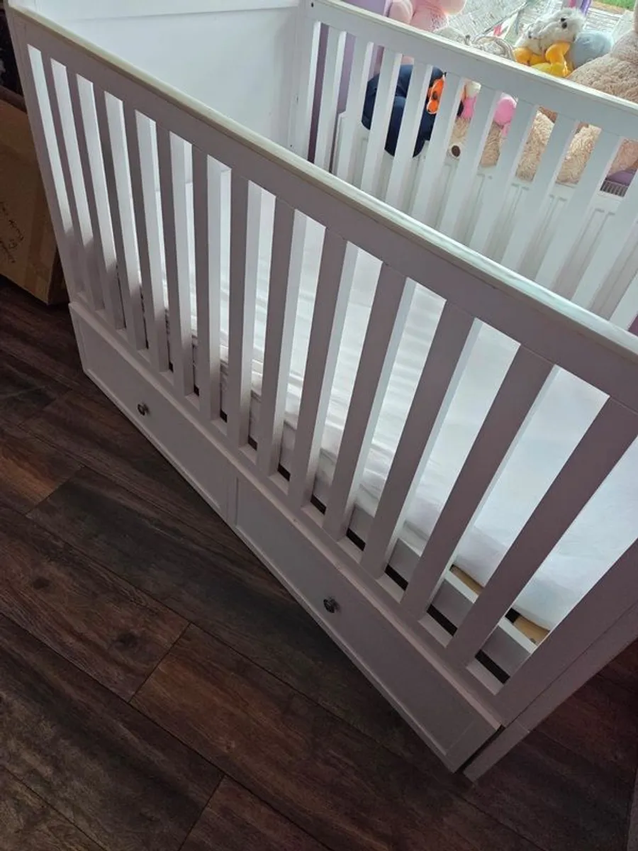 Nursery Cot Bed with drawer - Image 4