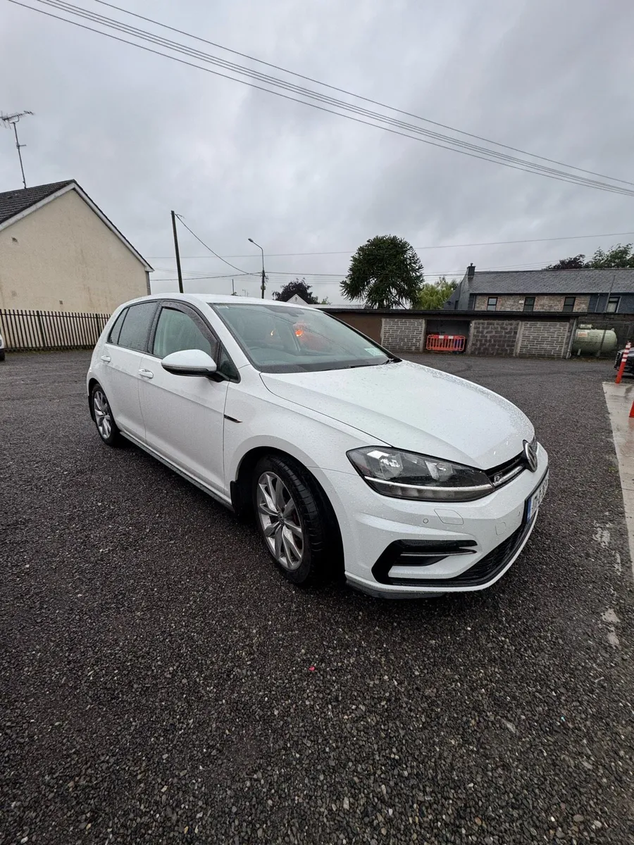 Volkswagen Golf R-Line - Image 1