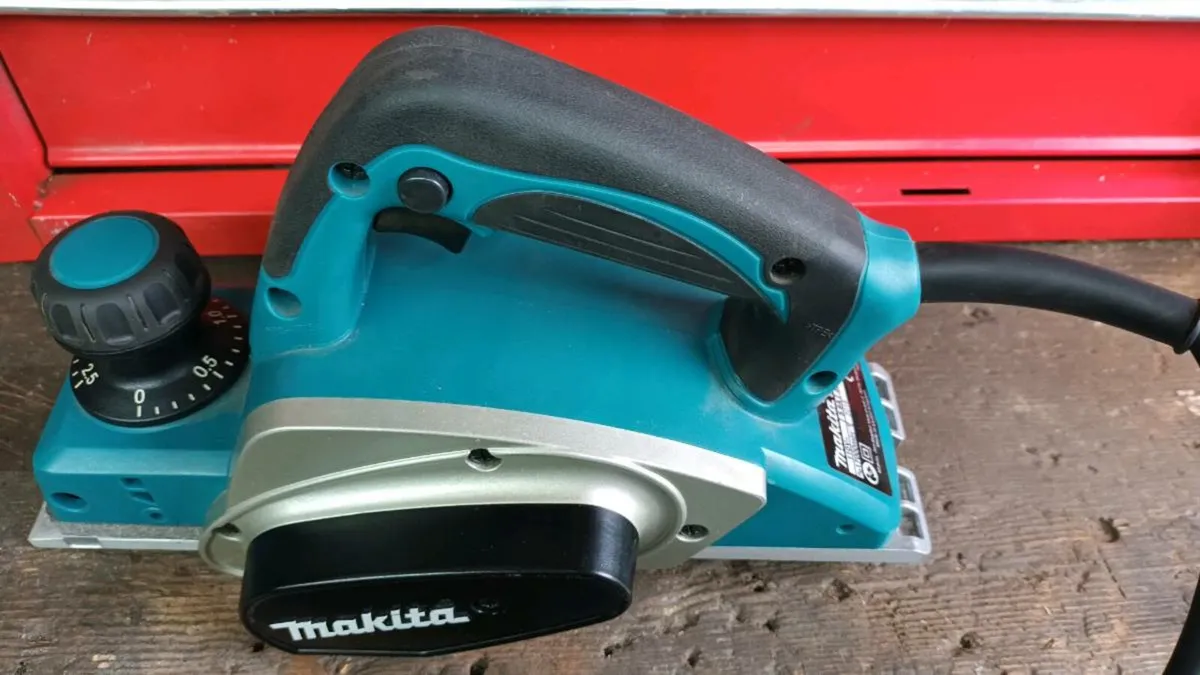 Makita KP0800 plane - Image 2