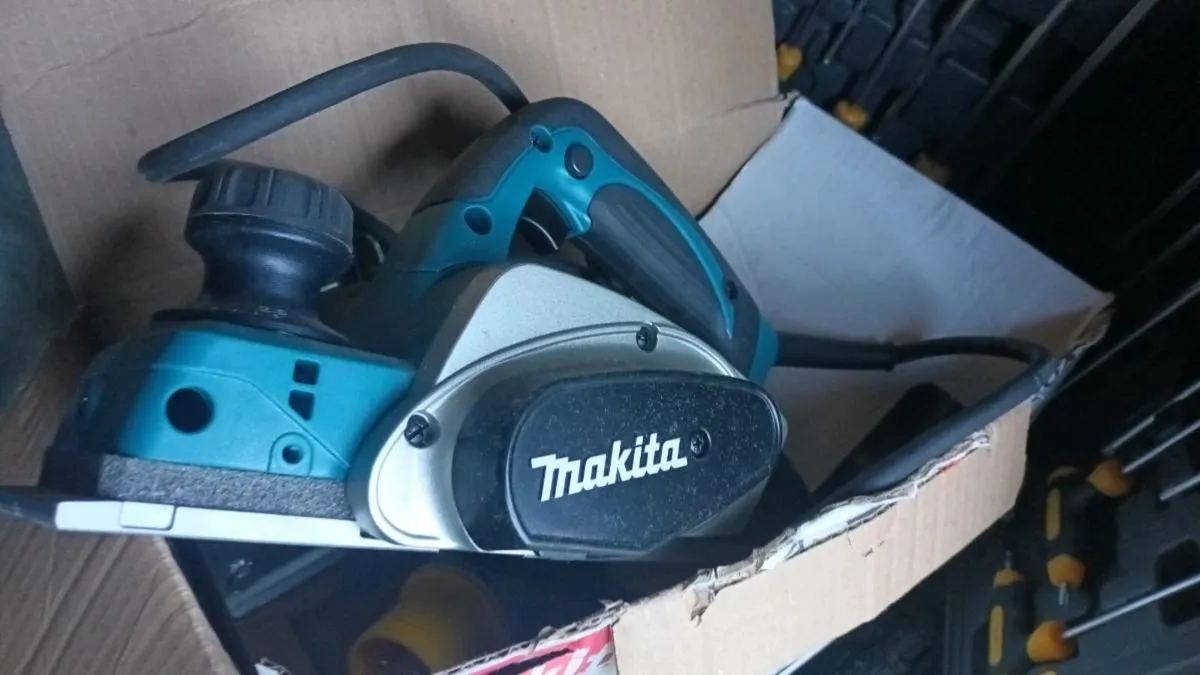 Makita KP0800 plane - Image 4
