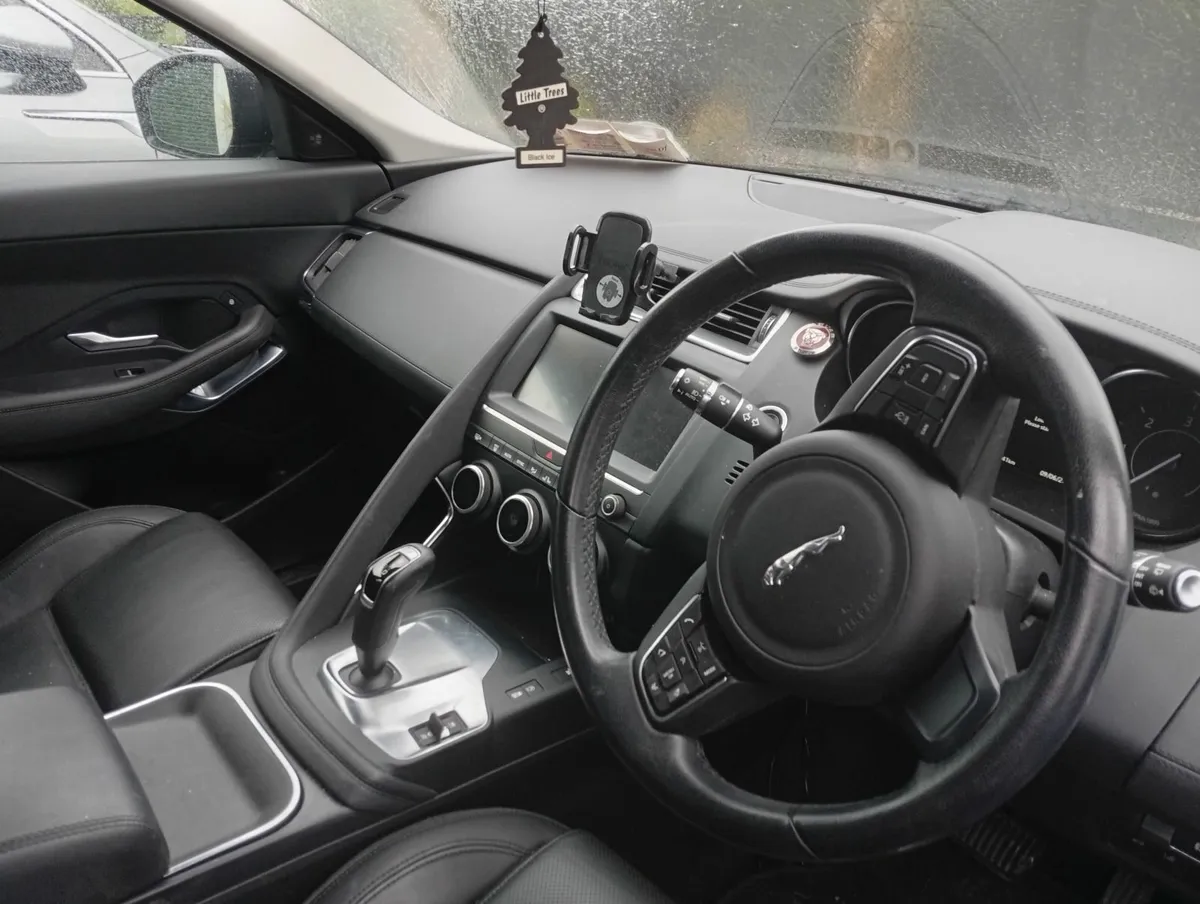 Jaguar E-Pace 2020 - Image 4