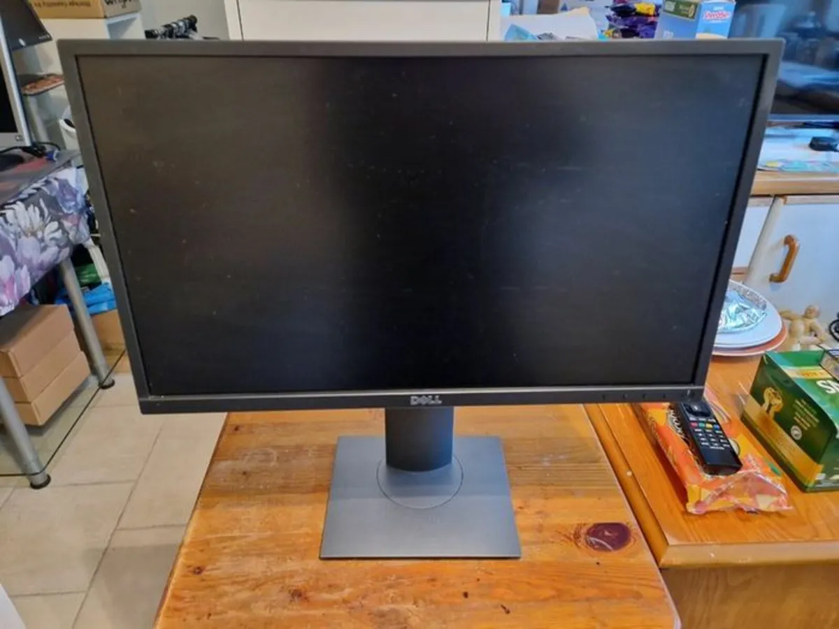 Dell 22 inch Monitor in excellent Condition - Image 1