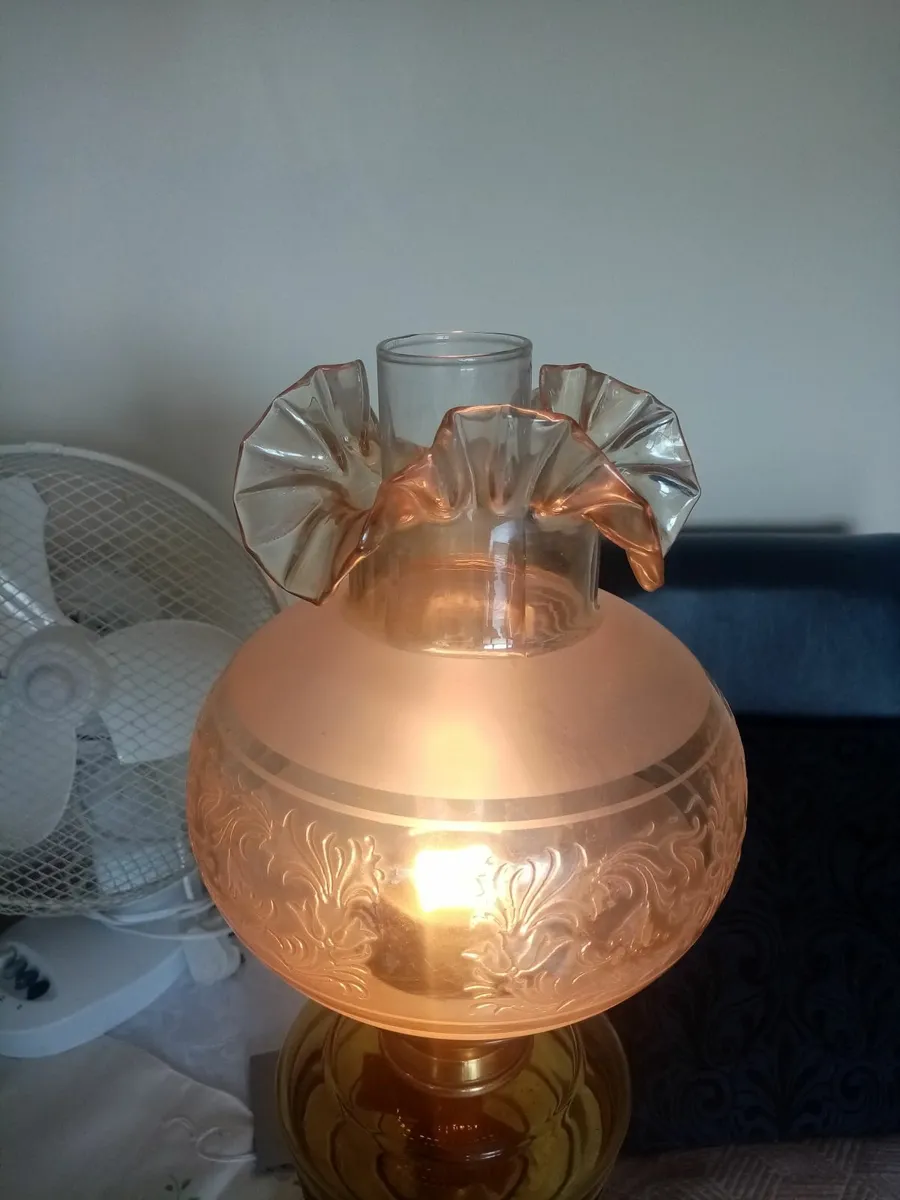 2 Victorian Oil lamps - Image 3