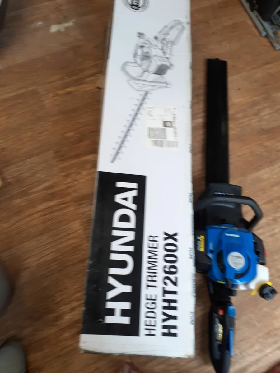 Petrol  hedge strimmer - Image 1