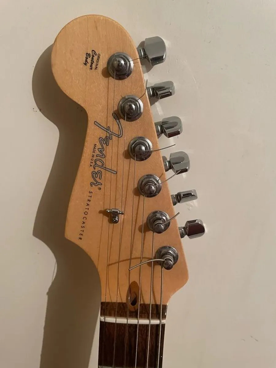 left handed Stratocaster - Image 2