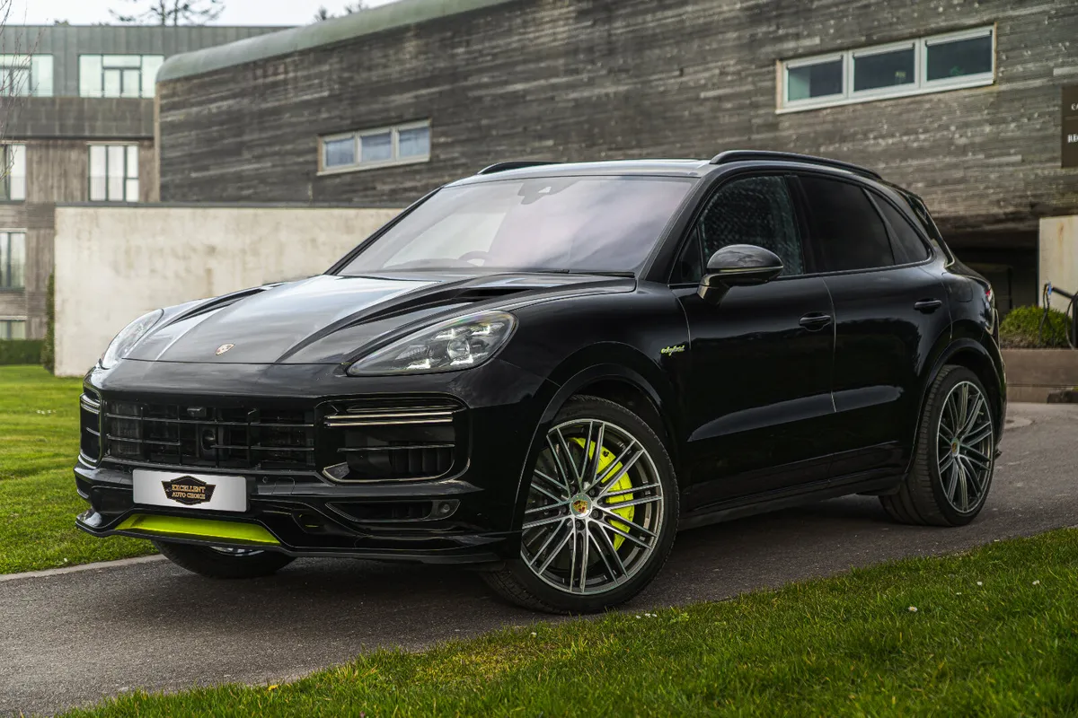 Porsche Cayenne TURBO S  2020 670BHP 4.0 V8 Hybrid - Image 3