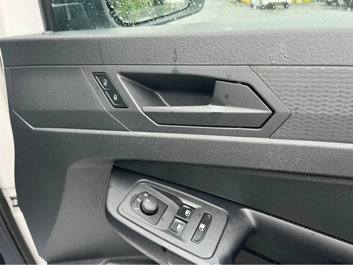 Volkswagen Caddy Cargo TDI 75hp Manual 6speed FWD - Image 4