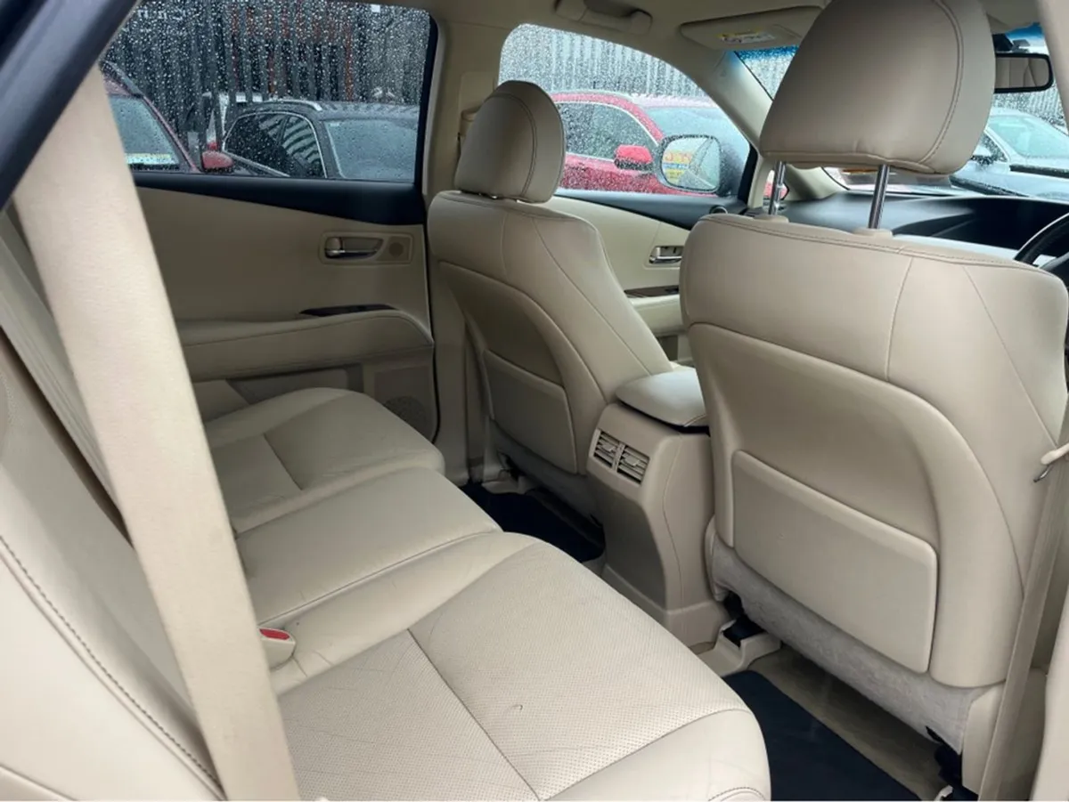 Lexus RX450h Hybrid MC Dynamics FWD 4DR A - Image 4