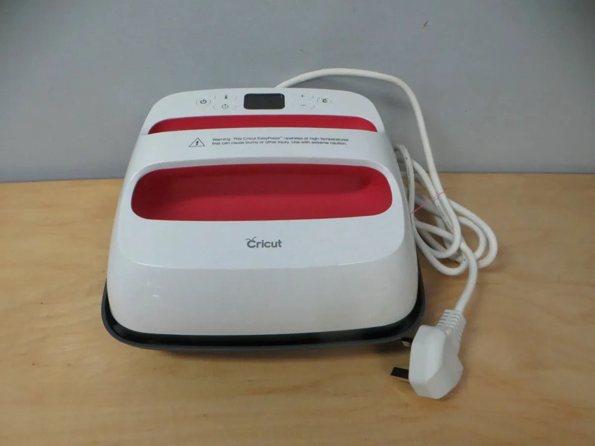 CRICUT EASY PRESS 2 HEAT PRESS - Image 1