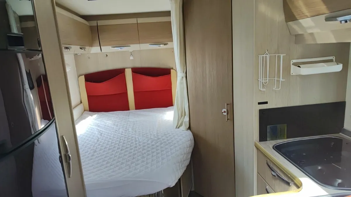2014 Burstner Nexxo Moonlight Edition Camper - Image 4