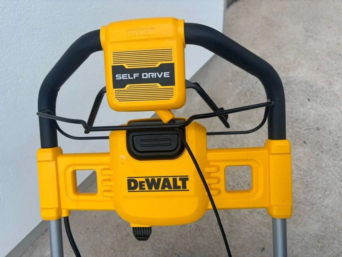 Dewalt lawn mower 2x 18V - Image 3