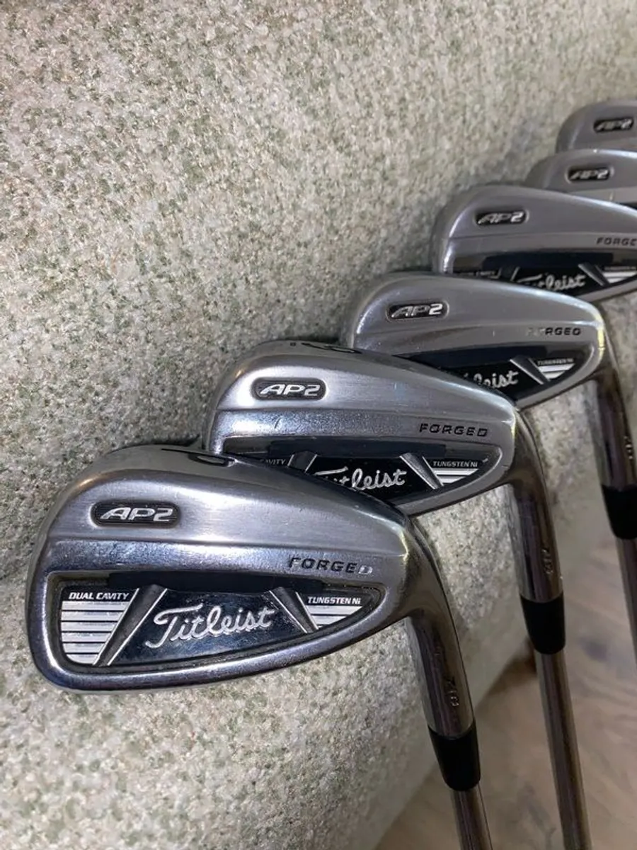 Titleist AP2 710 irons - Image 1