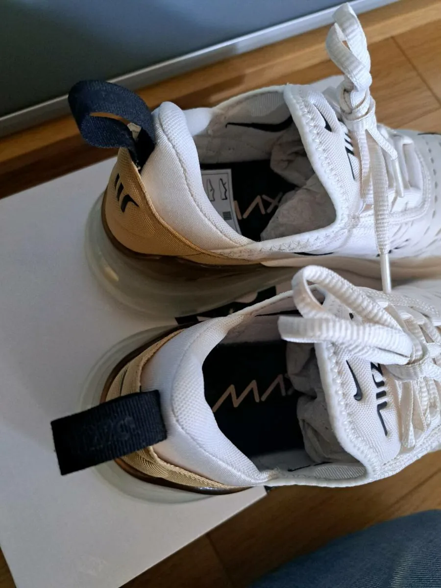 Womens Nike Air Max 270 - Image 2