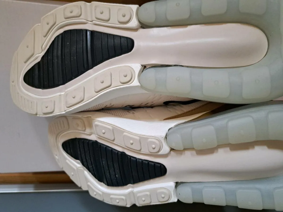 Womens Nike Air Max 270 - Image 4
