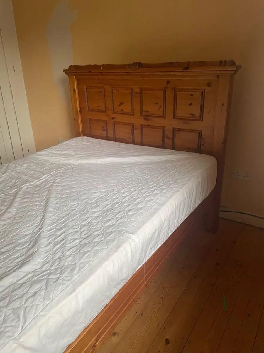 Double size bed frame - Image 1