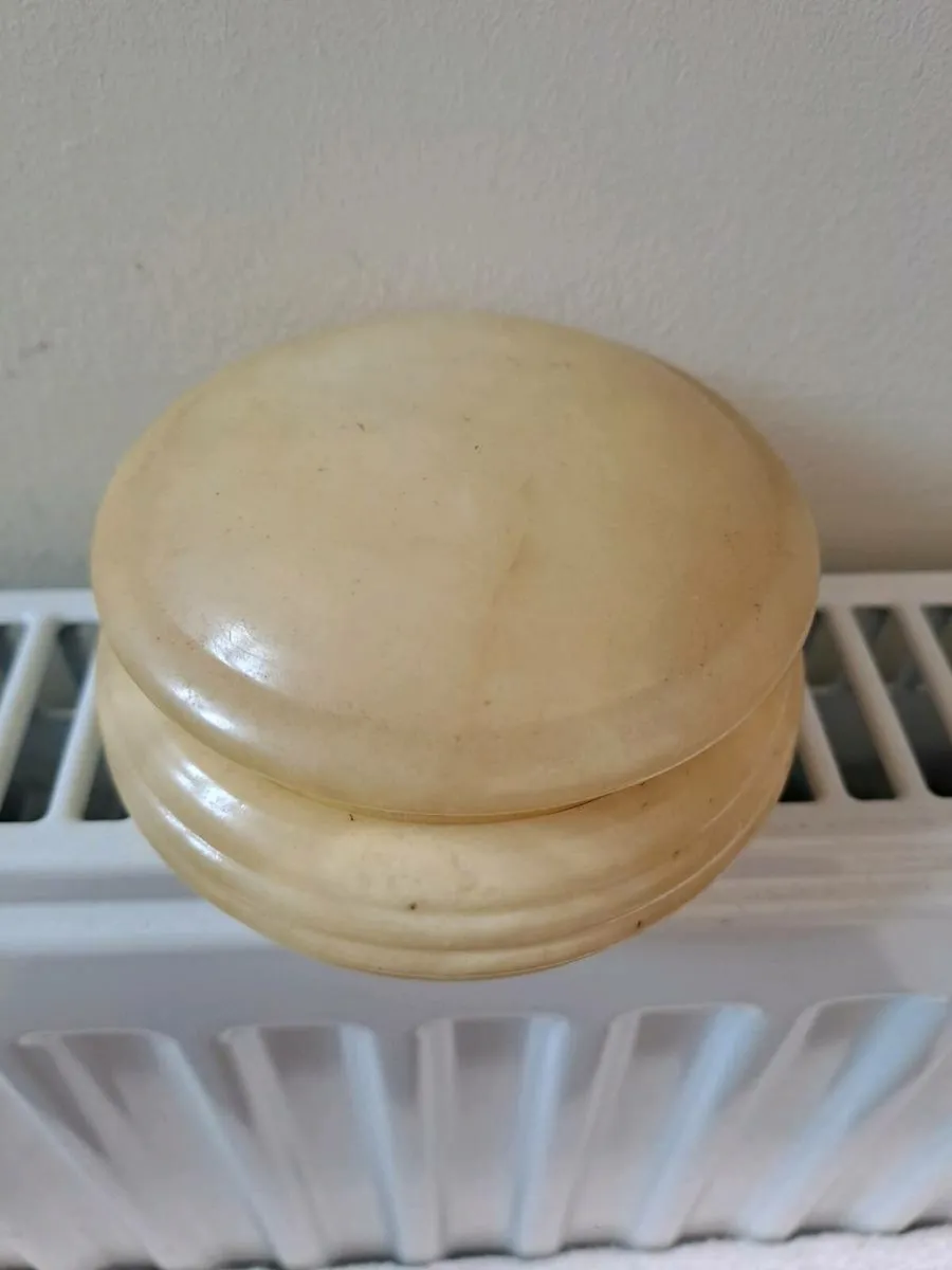 Vintage alabaster jewellery box - Image 2