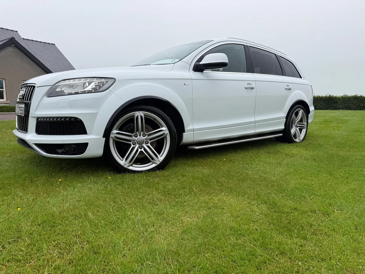 Audi Q7 - Image 1