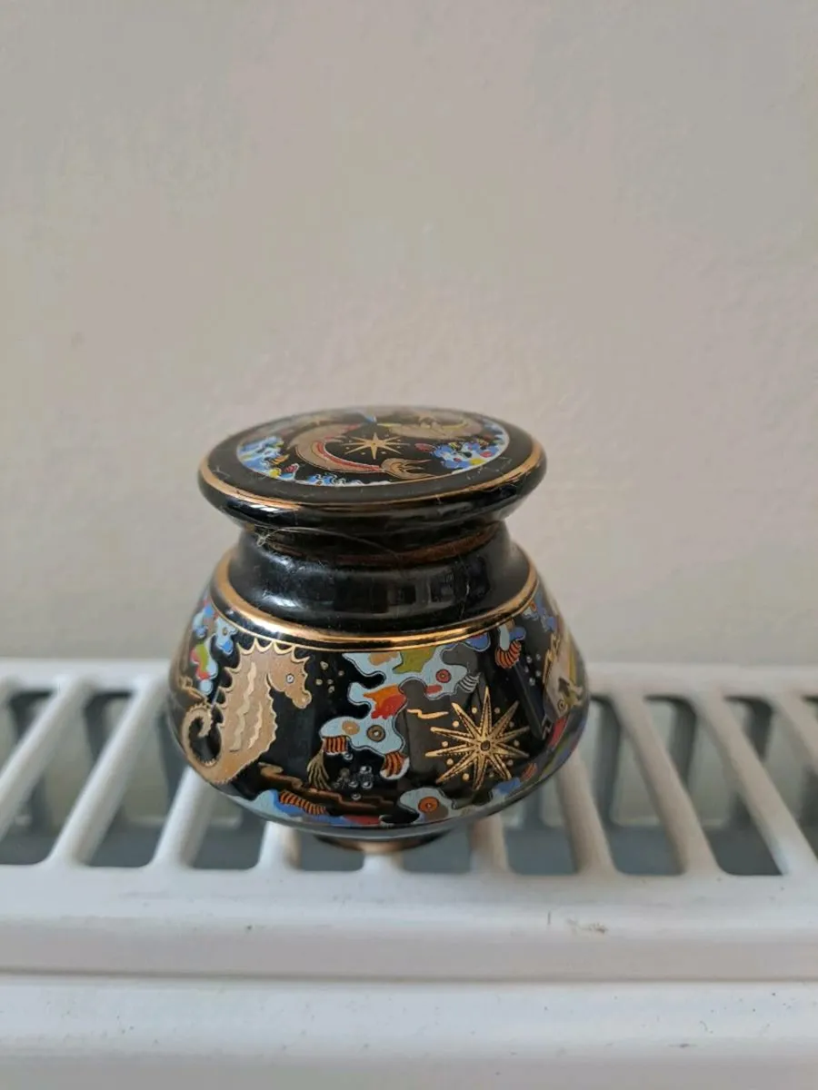 Greek solid perfume pot - Image 1