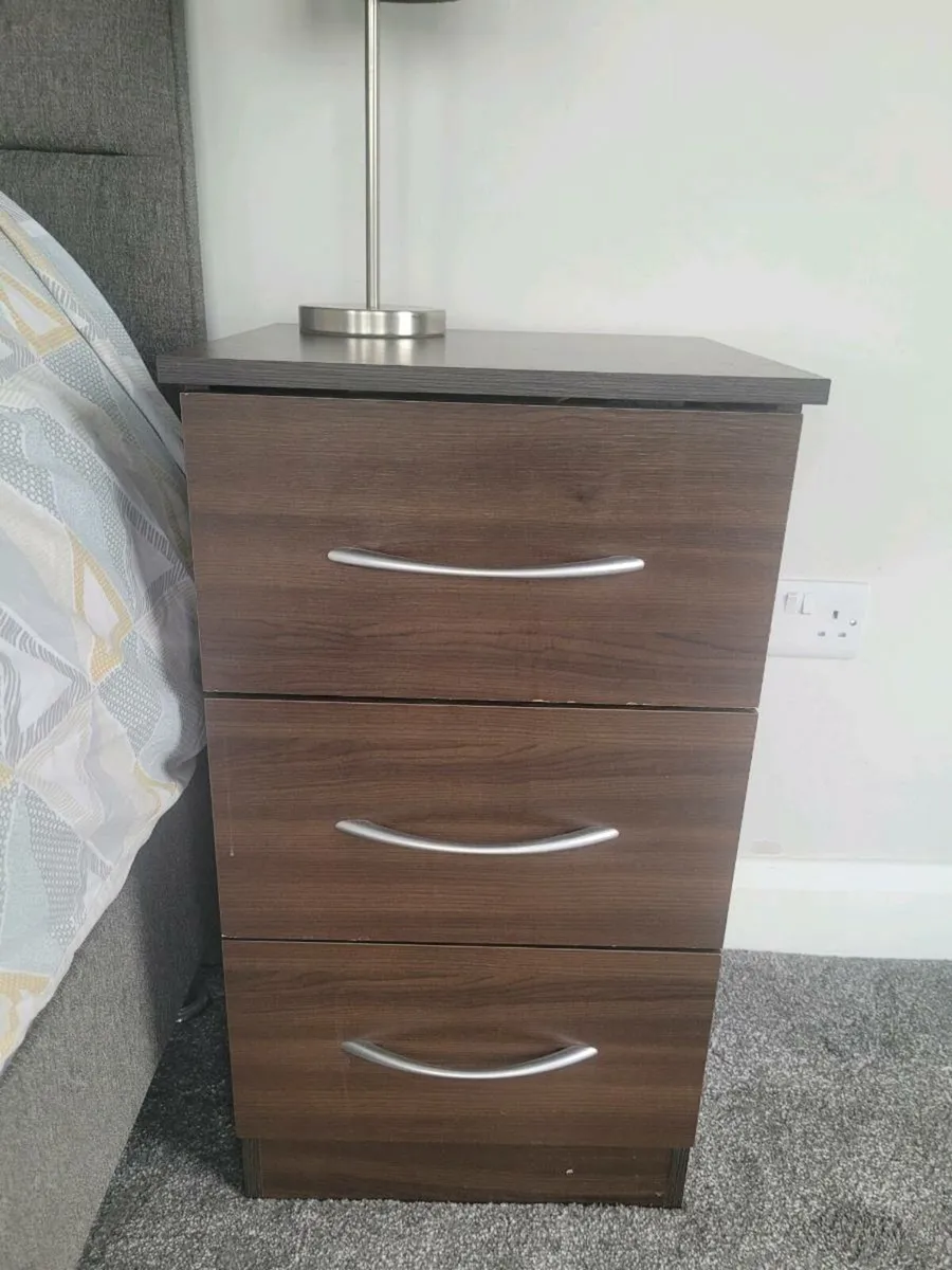 Bedroom Lockers and Chest of Drawers - Image 2