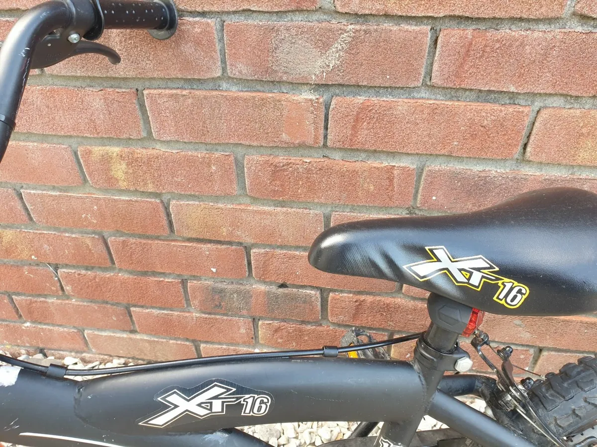 Boys 16" bike in good working nick - Image 3