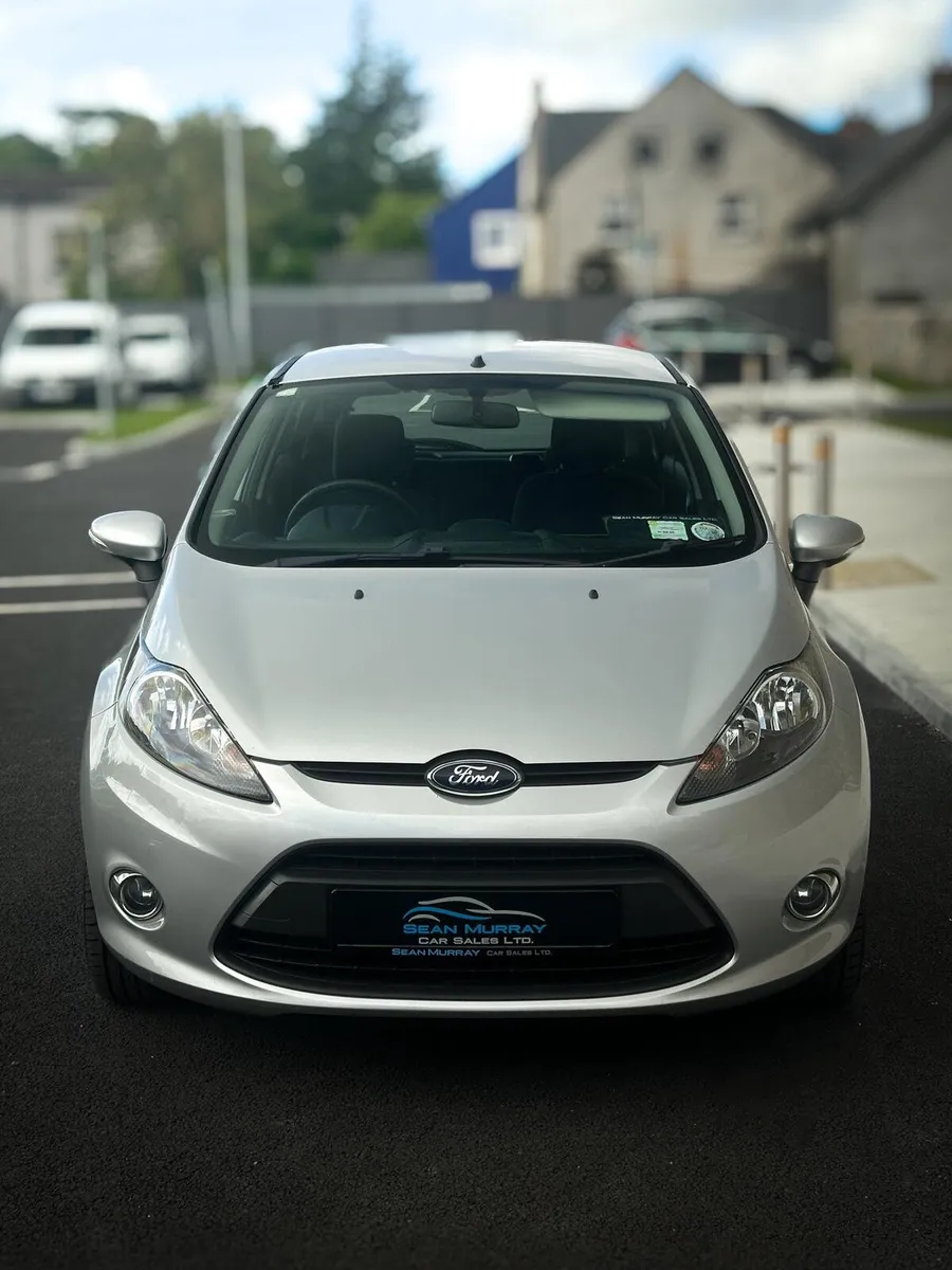 Ford Fiesta 2011 - Image 2