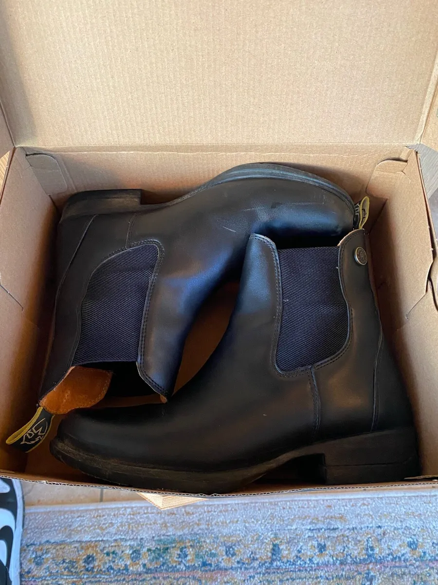 Riding boots - Image 3