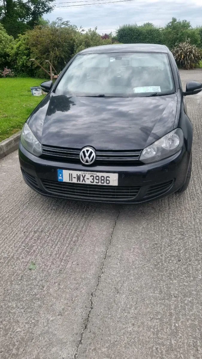 2011 Volkswagen Golf - Image 2