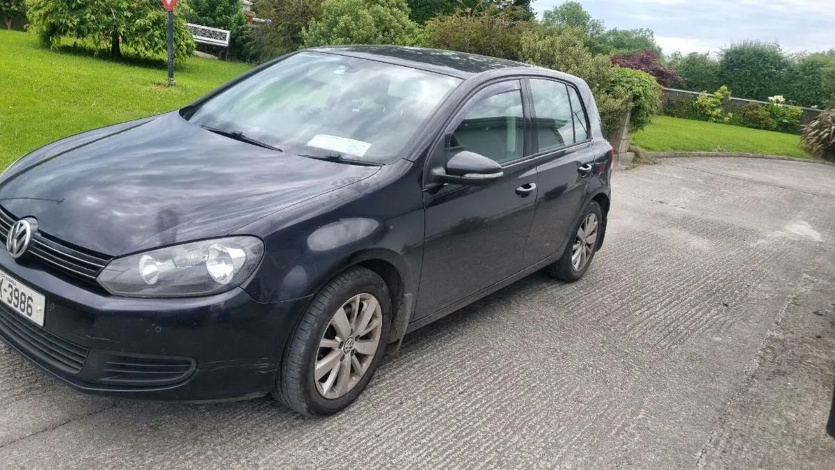 2011 Volkswagen Golf - Image 1