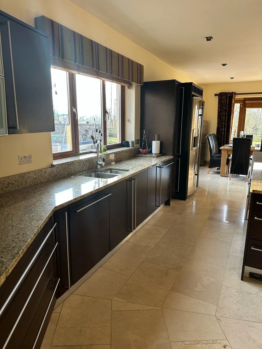Dark oak Kitchen & island with granite - Image 2