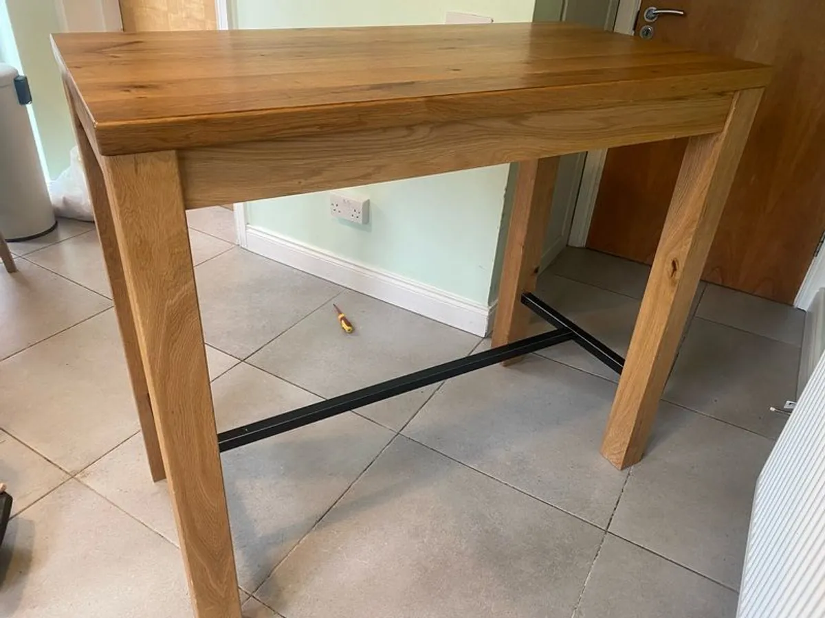 high table - Image 1