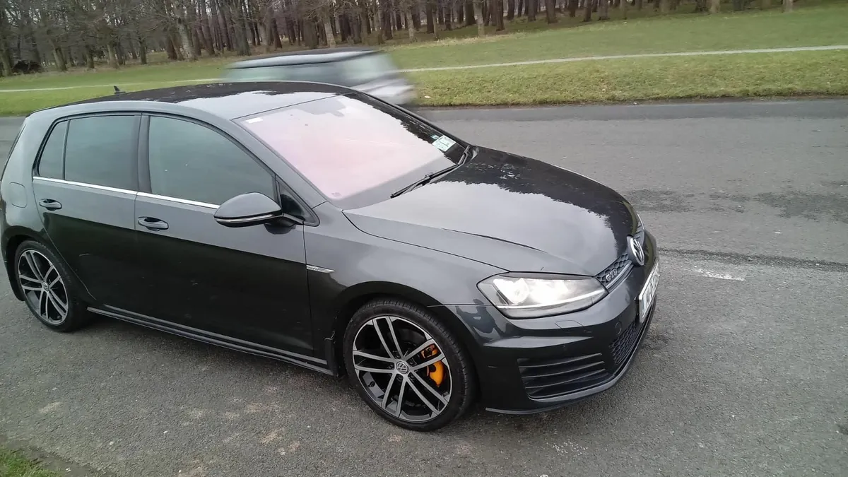 Volkswagen Golf G.T.D 2.0 2014 - Image 3