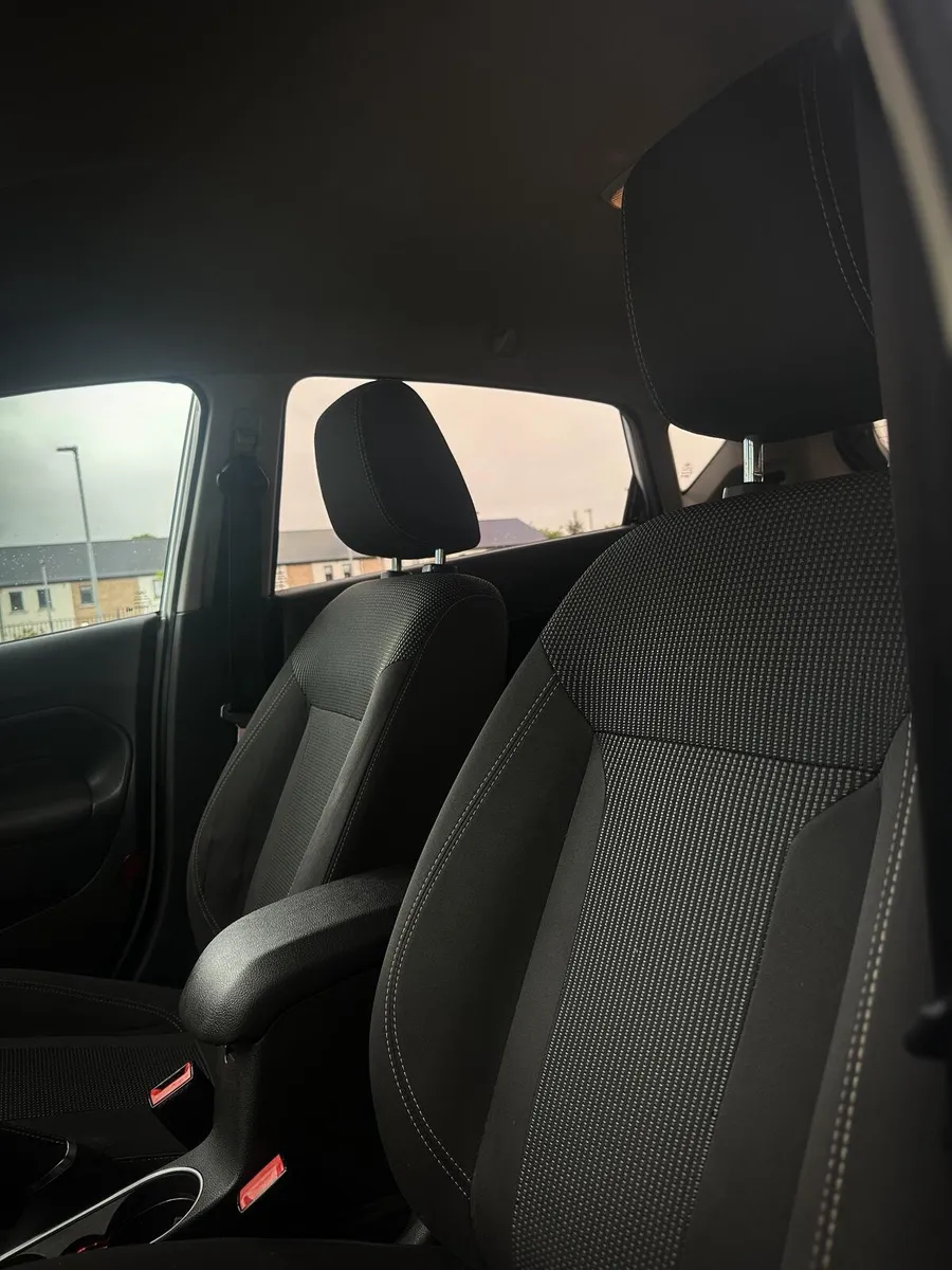 Ford Fiesta 2016 - Image 2