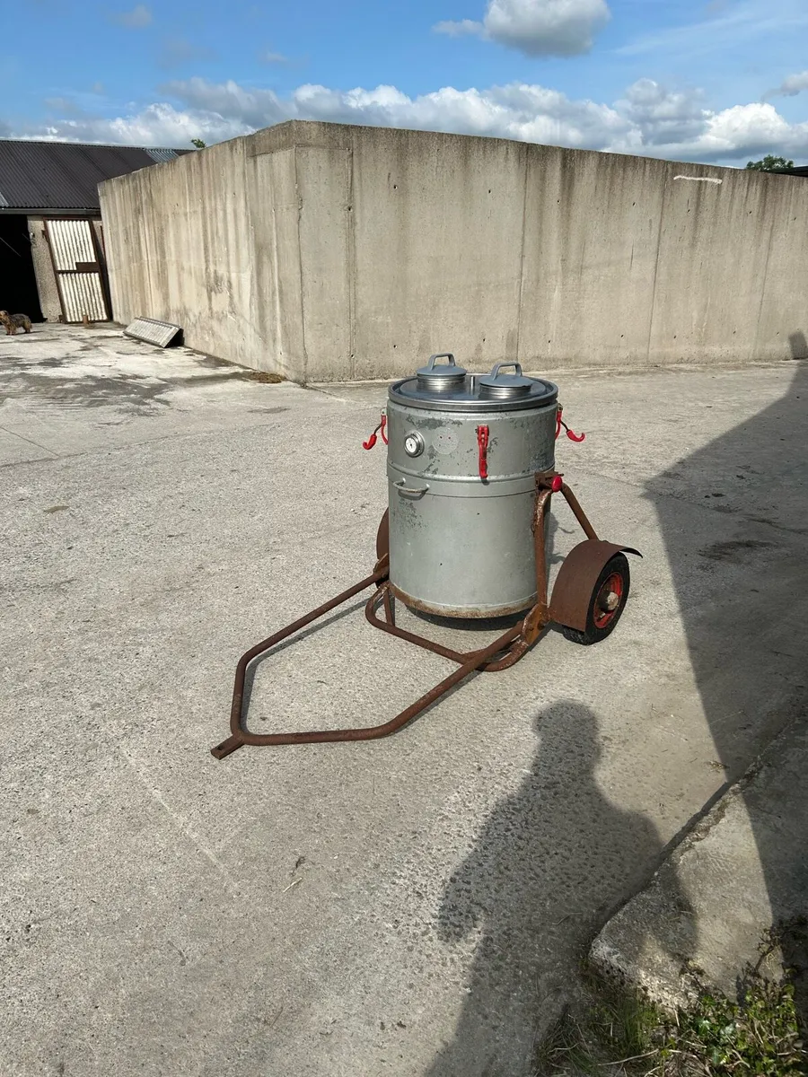 Stainless steel bulk tank - Image 1