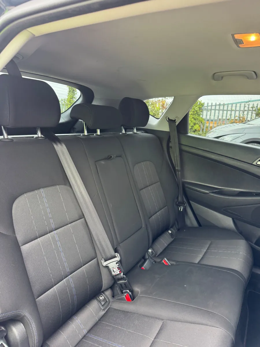 Hyundai Tucson 2017 premium model - Image 3