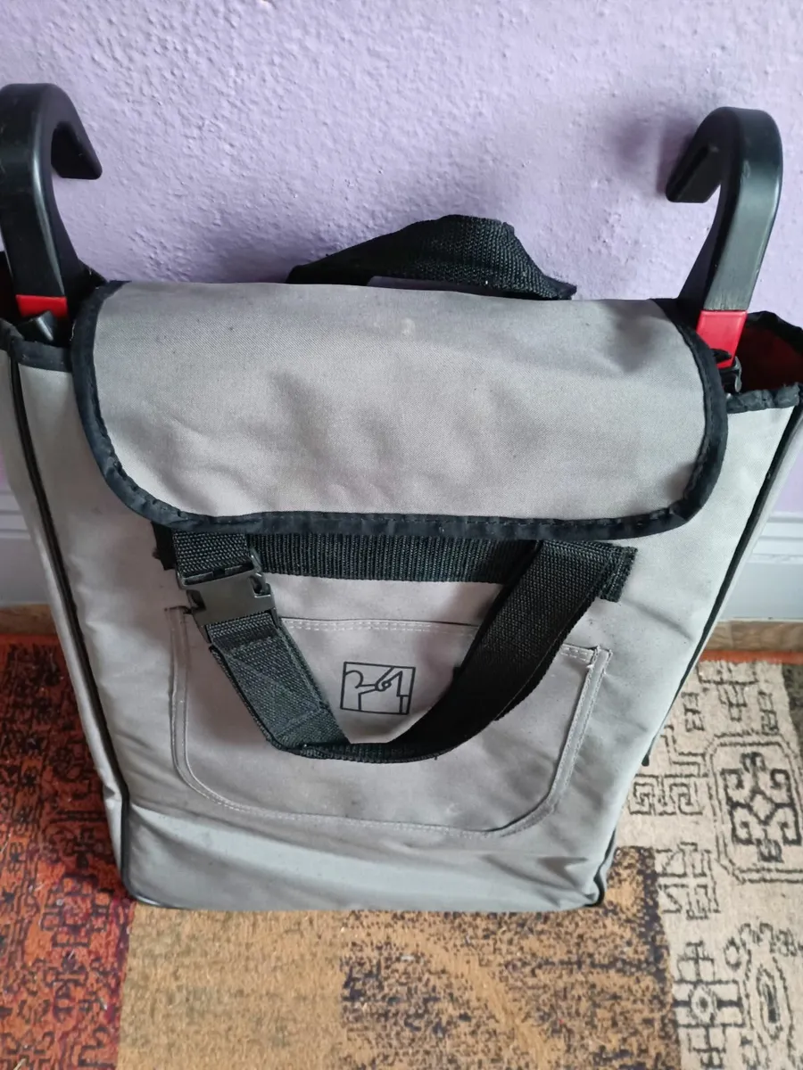 Stokke Handysitt portable highchair - Image 3