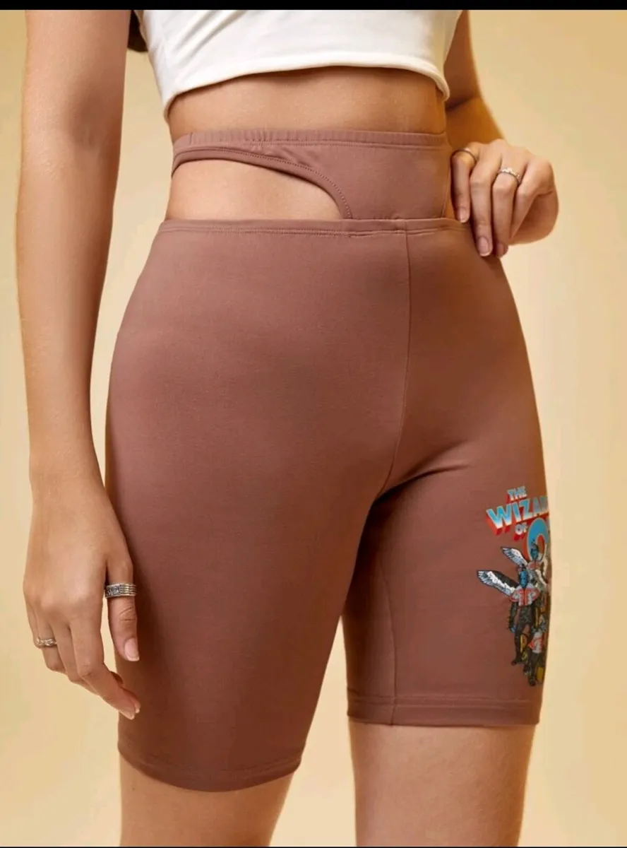Warner Bros x SHEIN Cartoon Graphic Biker Shorts – - Image 4