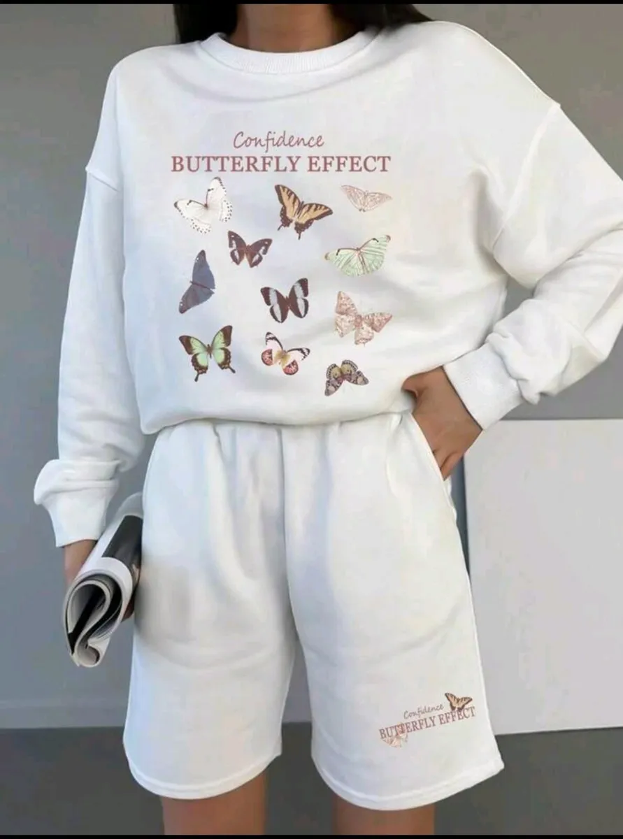 Butterfly & Letter Print Sweatshirt and Shorts Set - Image 1