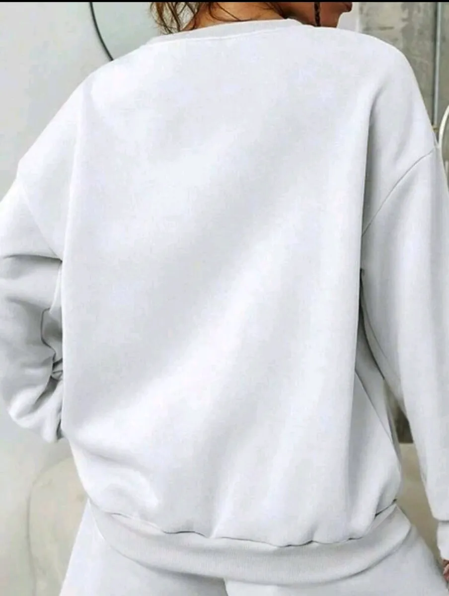 Butterfly & Letter Print Sweatshirt and Shorts Set - Image 2
