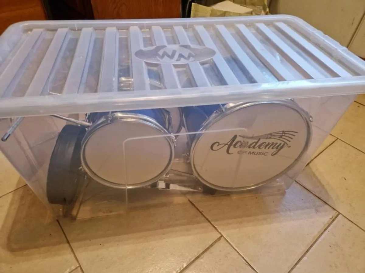 Complete Drum Set in New Condition - Image 2